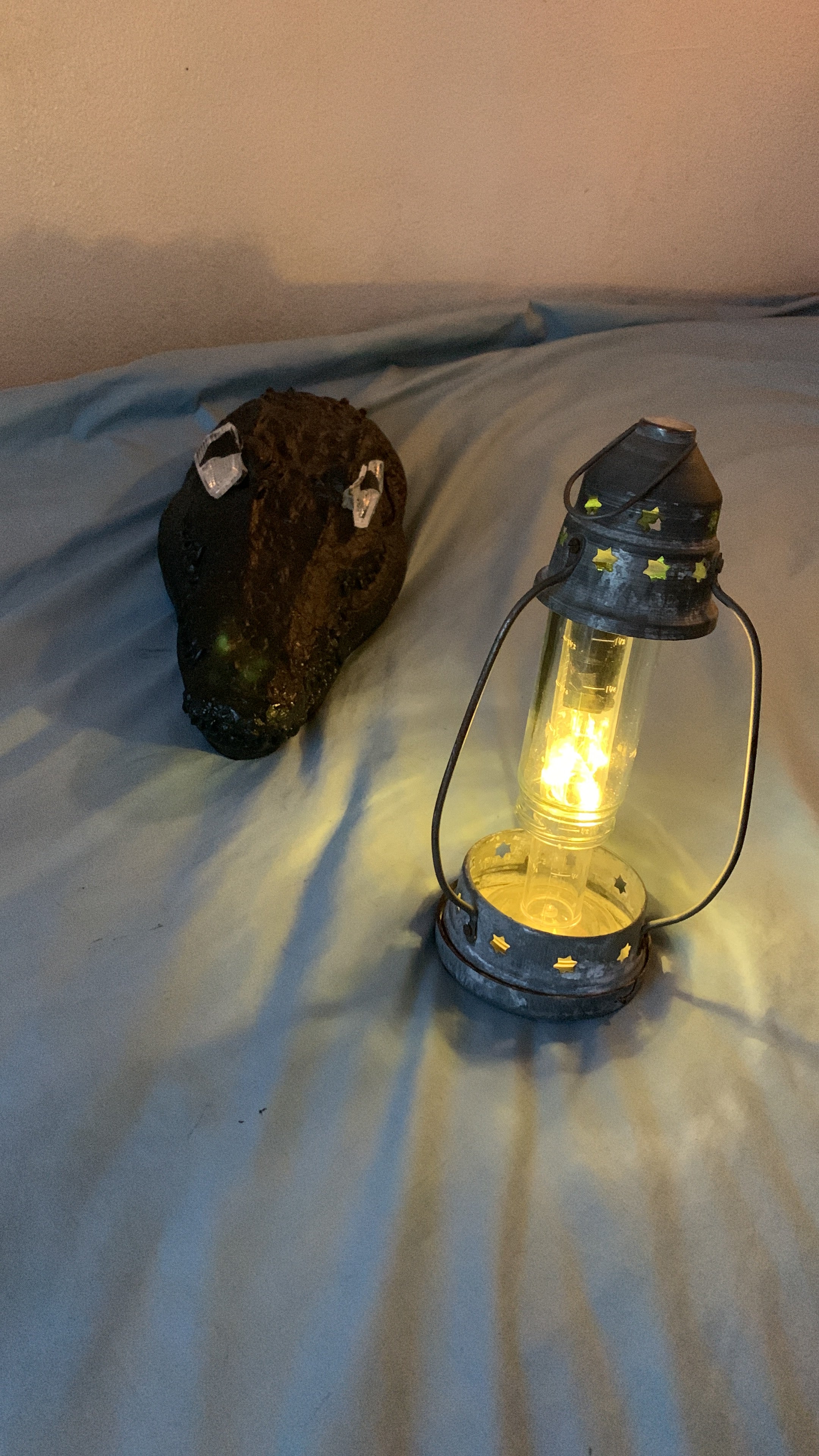 'Hurricane Lamp' (Atmospheric + Iconic)