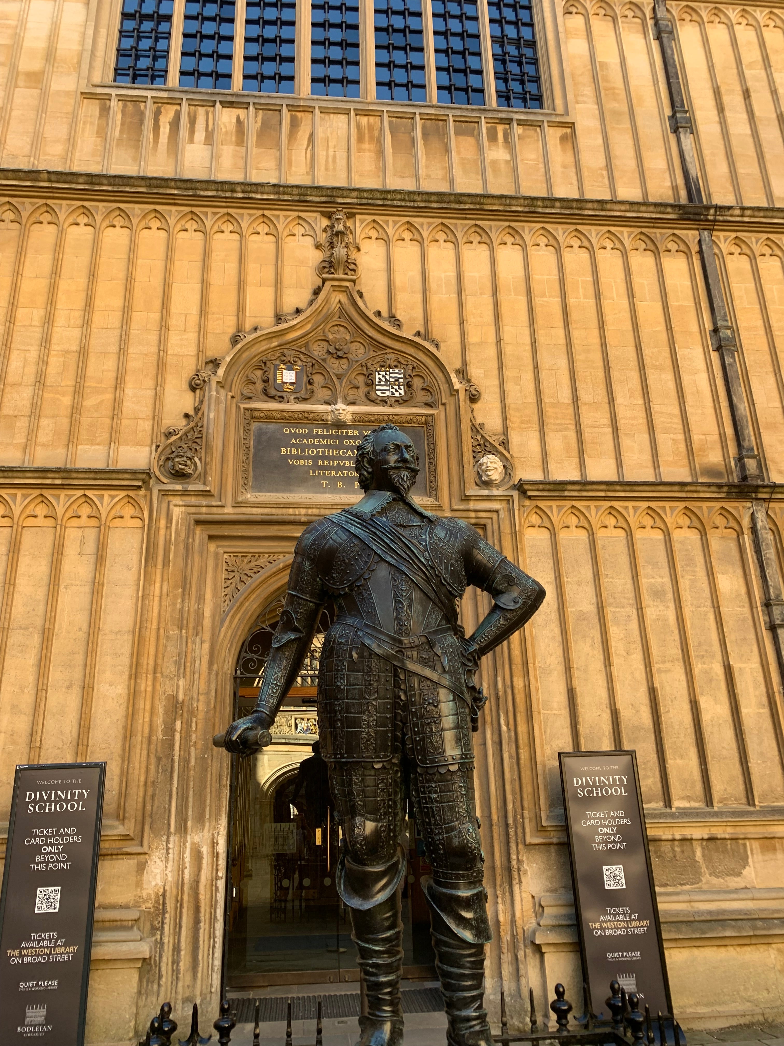 Oxford : Walking Guided Tour - "Alice in Wonderland"